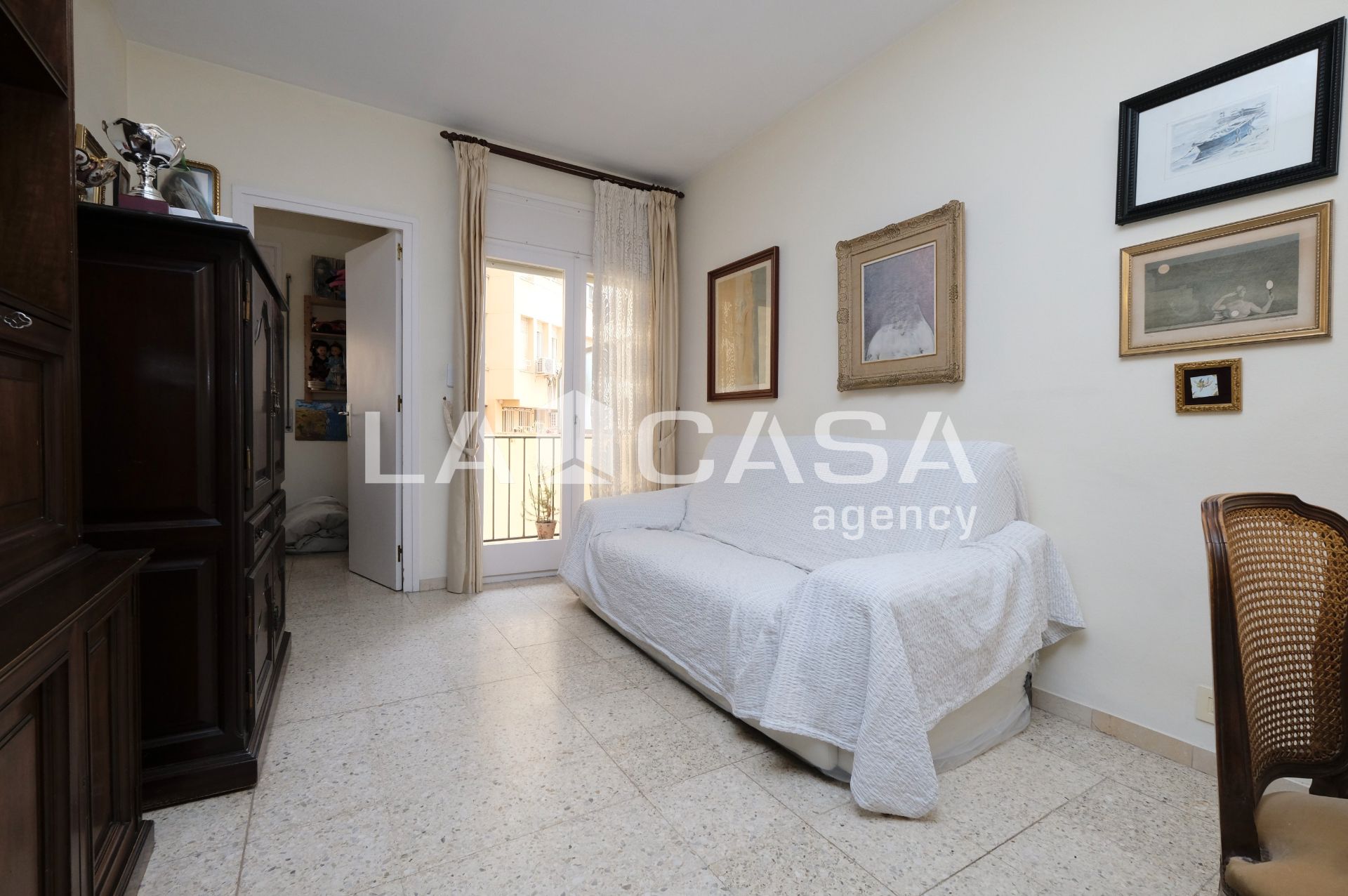Flat for sale in  Barcelona Capital  with Heating, Oven and Balcony
