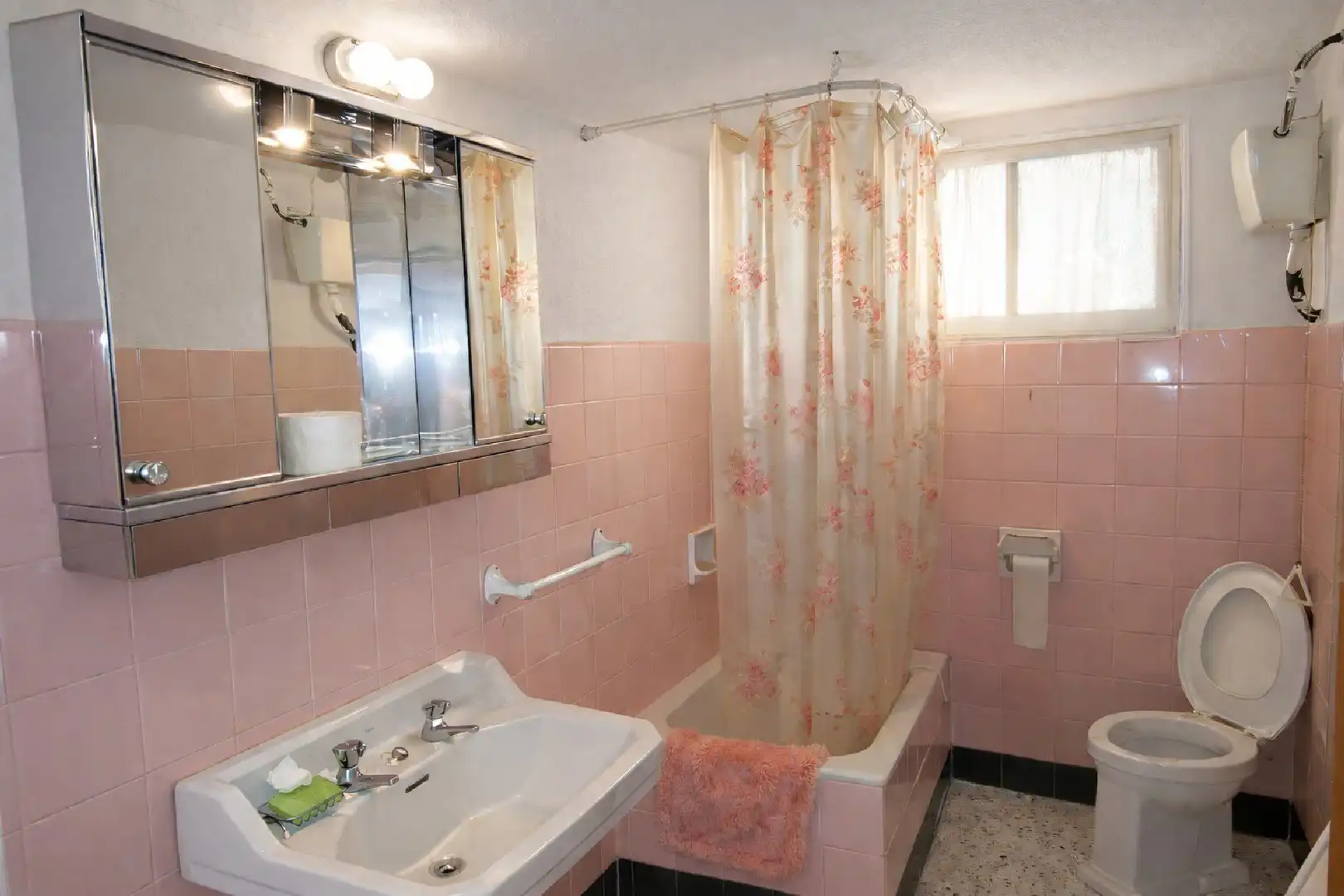 Bathroom of Country homes for sale in Lascuarre  with Heating, Private garden and Terrace