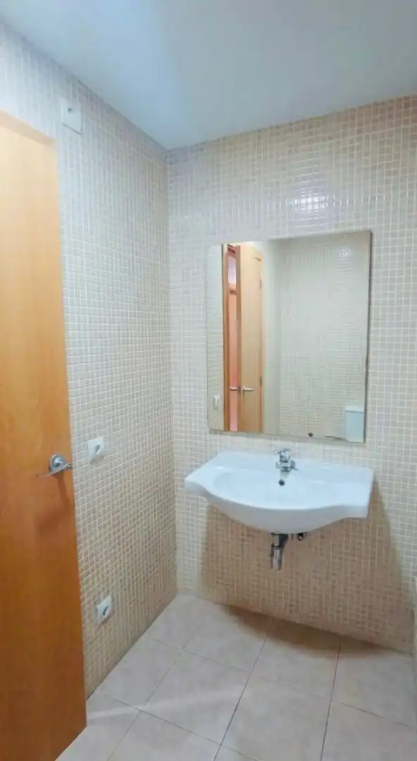 Baño de Piso en venta en Santa Bàrbara con Aire acondicionado, Horno y Lavadora