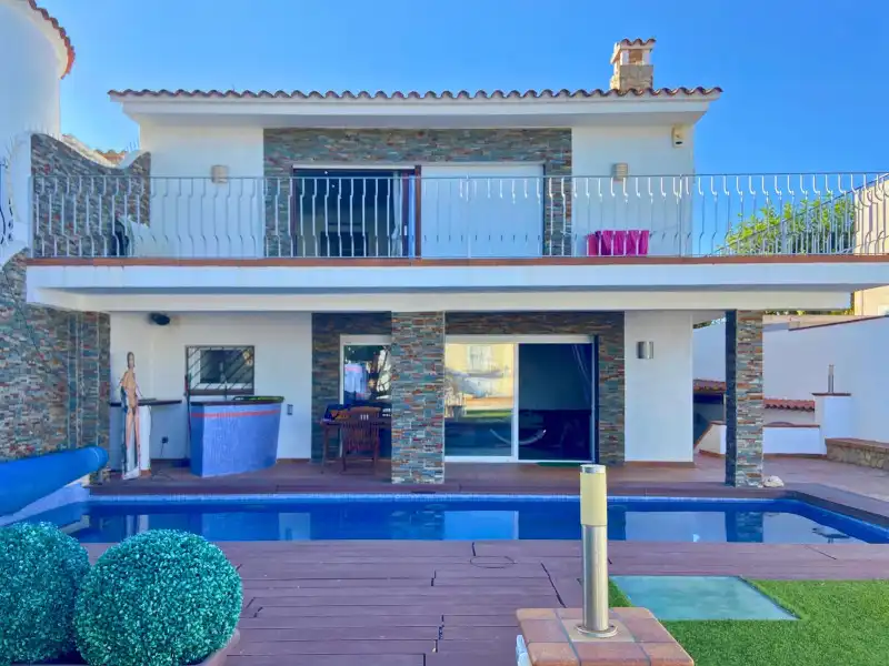 Piscina de Casa o chalet en venta en Empuriabrava con Aire acondicionado, Calefacción y Terraza