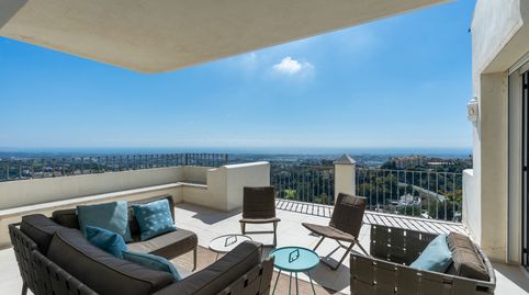 ¡Vive el Sueño Mediterráneo en este Espectacular Dúplex con Vistas Panorámicas!