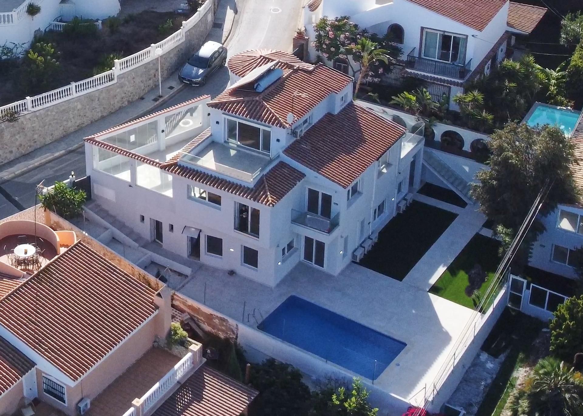 Vista exterior de Casa o xalet en venda en Mijas amb Aire condicionat, Calefacció i Jardí privat