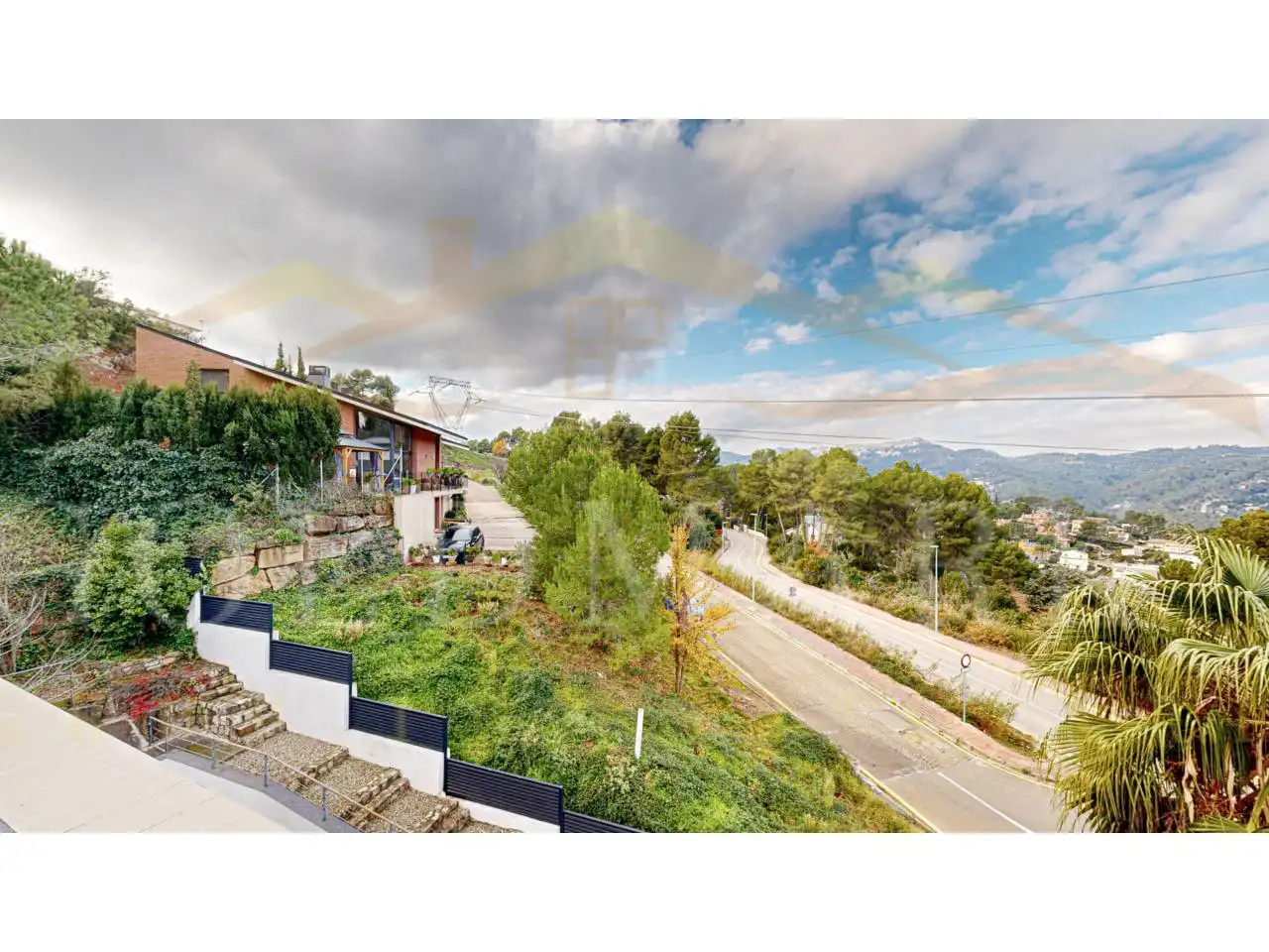 Vista exterior de Casa o xalet en venda en Corbera de Llobregat amb Aire condicionat, Calefacció i Jardí privat