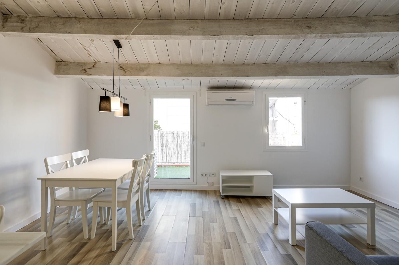 Sala d'estar de Àtic de lloguer en  Barcelona Capital amb Calefacció