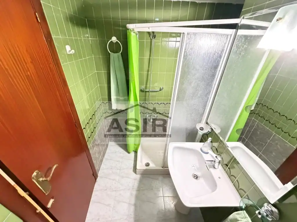 Bany de Pis en venda en Alzira amb Balcó
