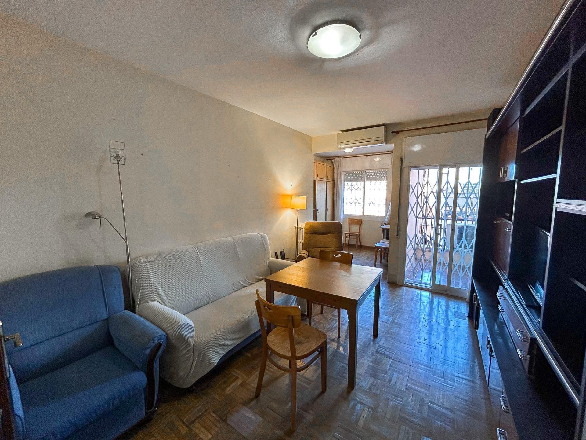 Living room of Flat for sale in  Barcelona Capital  with Air Conditioner, Heating and Private garden