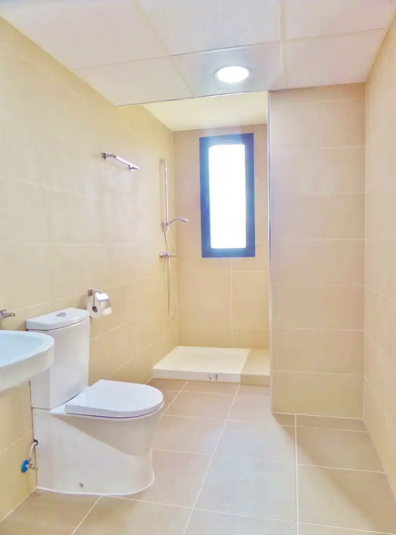 Bathroom of Flat for rent in El Campello  with Air Conditioner, Private garden and Terrace