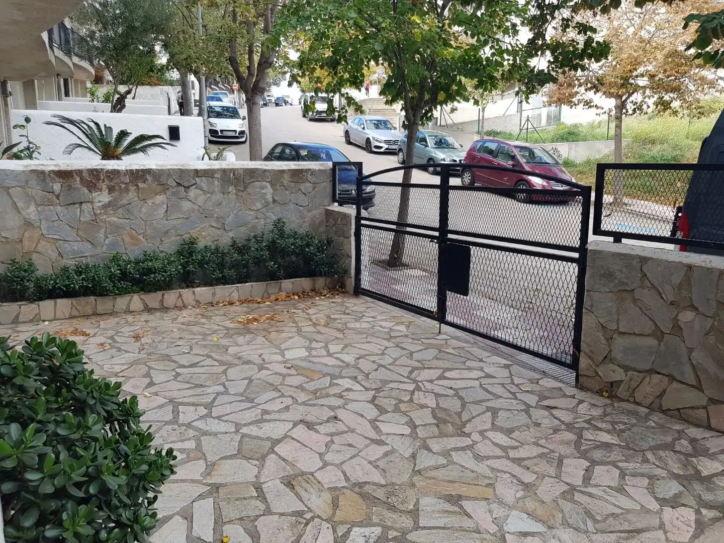 Casa con jardín en venta en Carrer del Penedés 7, imagen 2