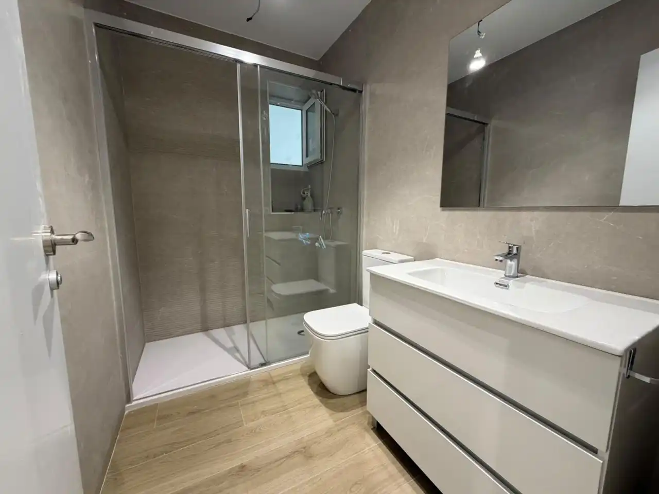 Bathroom of Flat for rent in Camins al Grau