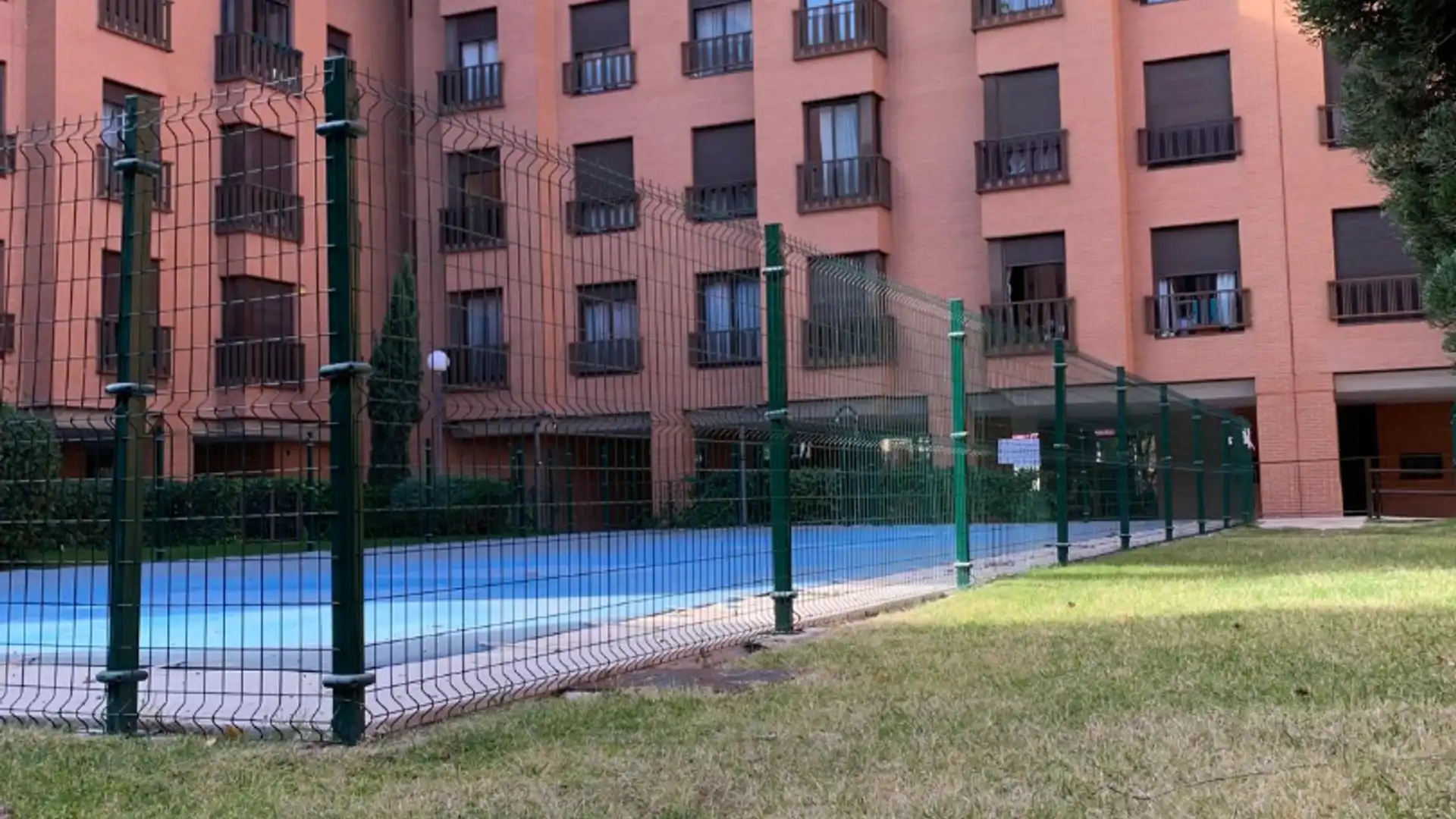 Piscina de Apartament en venda en  Madrid Capital amb Piscina comunitària
