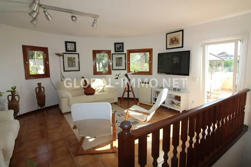 Sala d'estar de Casa o xalet en venda en Roses amb Aire condicionat, Calefacció i Jardí privat