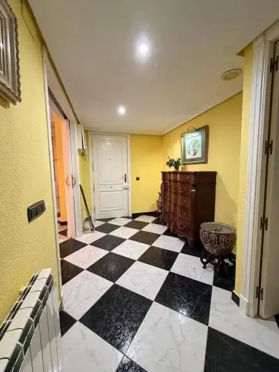 Piso en venta en Badajoz con Calefacción, Terraza y Trastero