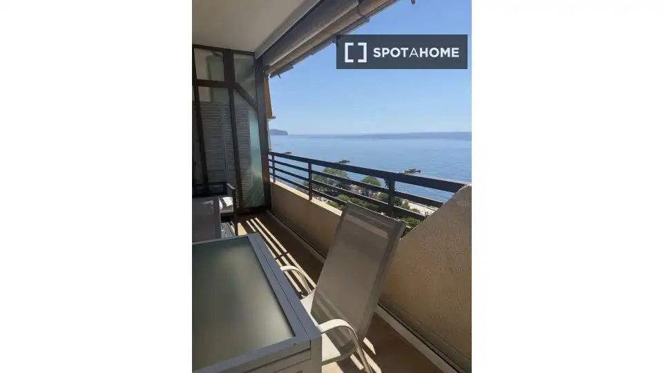 Dormitori de Apartament per a compartir en Calpe / Calp amb Aire condicionat, Terrassa i Moblat