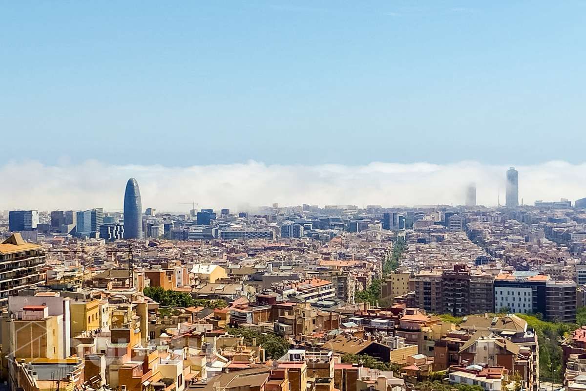 Außenansicht von Wohnung zum Verkauf in  Barcelona Capital mit Klimaanlage, Terrasse und Möbliert