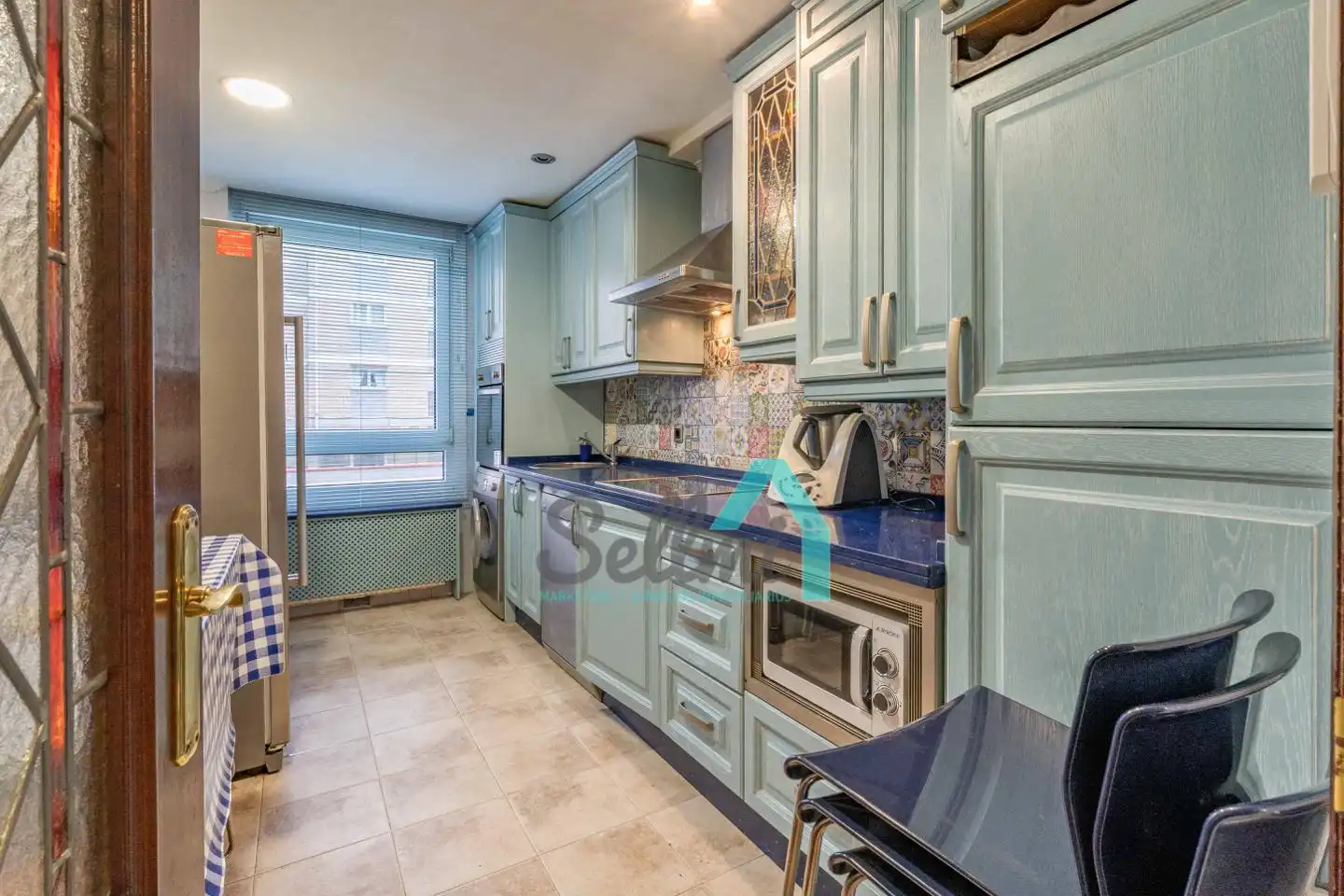 Kitchen of Flat for share in Oviedo   with Heating, Parquet flooring and Furnished