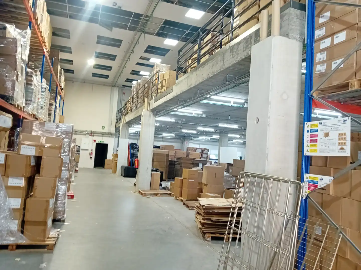 Nave industrial de alquiler en Girona con Alarma