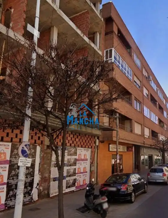 Local en venda a Calle SANTIAGO, El Pilar