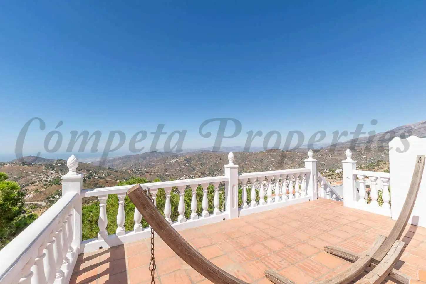 Vista exterior de Finca rústica en venda en Cómpeta amb Aire condicionat, Terrassa i Piscina