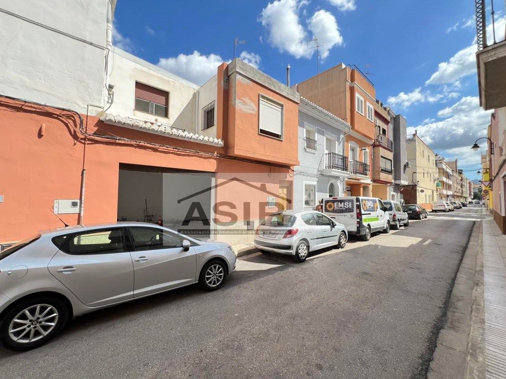 Außenansicht von Garage zum Verkauf in Alzira