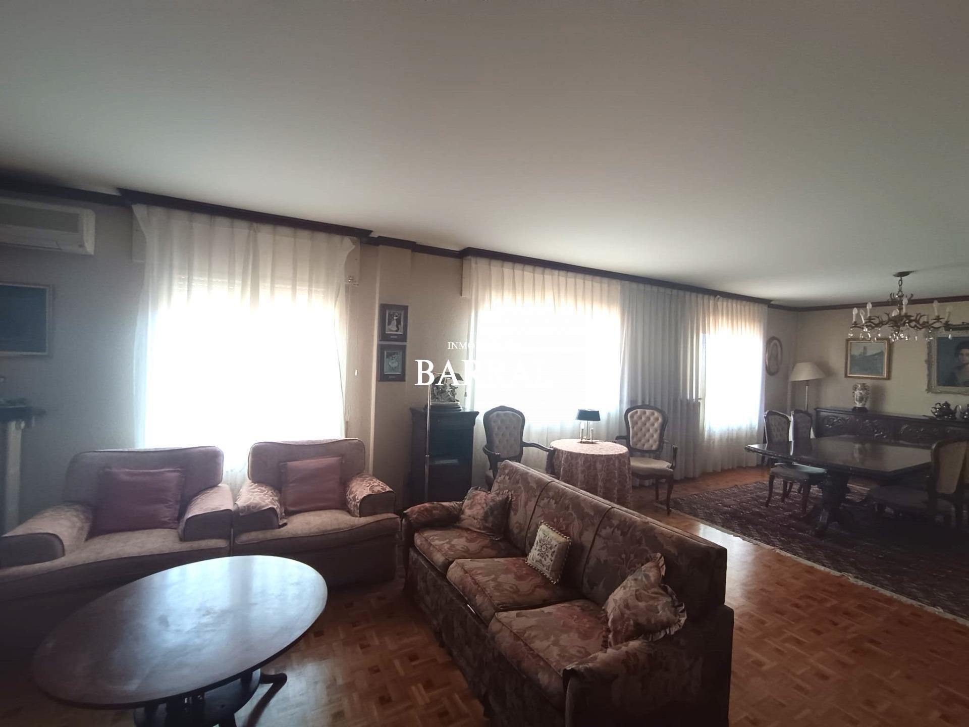 Living room of Flat for sale in Tudela  with Air Conditioner, Parquet flooring and Storage room