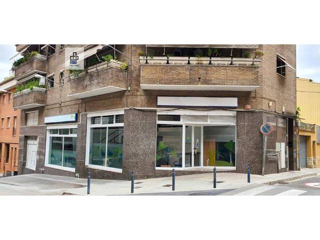 Local comercial en Alquiler en Carrer d'Antoni Rubió i Lluch en Marianao