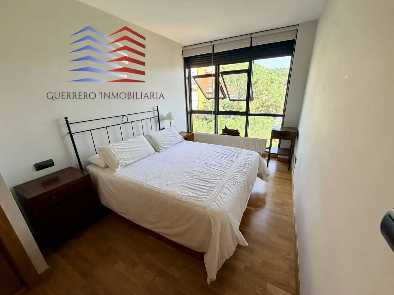 Dormitori de Apartament en venda en Ourense Capital  amb Calefacció, Parquet i Traster
