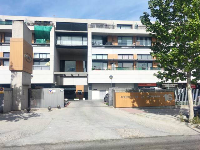 Local comercial en Venta en Avenida Industria en Zona Industrial