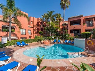 Flat with pool for sale in Jardines de Don Carlos