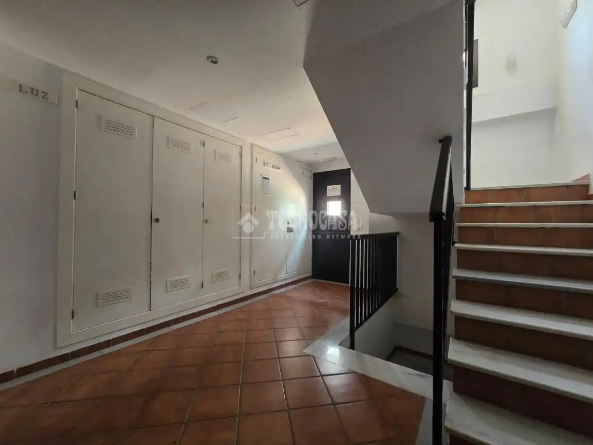 Piso en venta en Vélez de Benaudalla con Aire acondicionado, Terraza y Piscina comunitaria