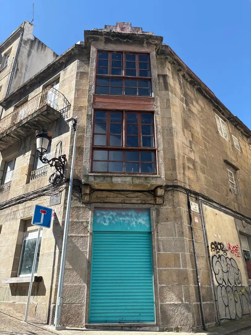 Vista exterior de Edificio en venta en Vigo 
