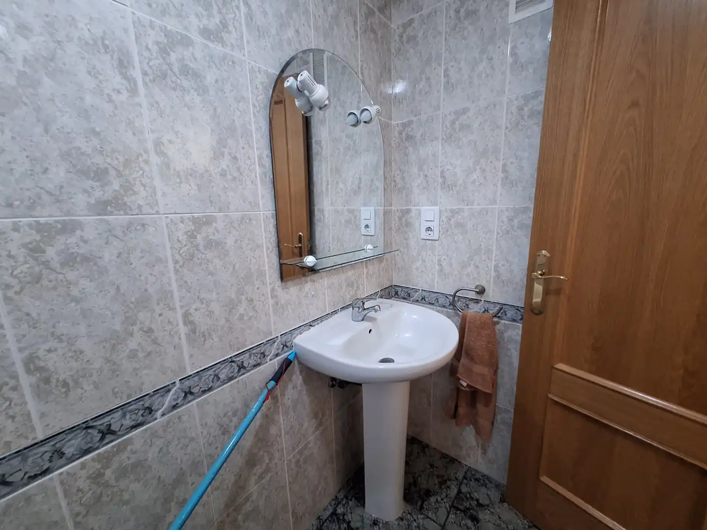 Bathroom of Flat for sale in Sueca  with Air Conditioner and Storage room