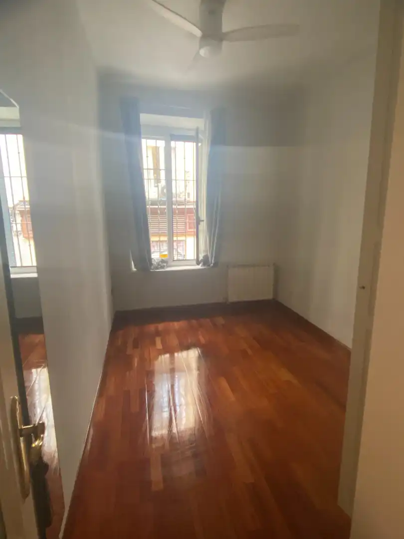 Bedroom of Flat for rent in Madrid  with Air Conditioner and Furnished