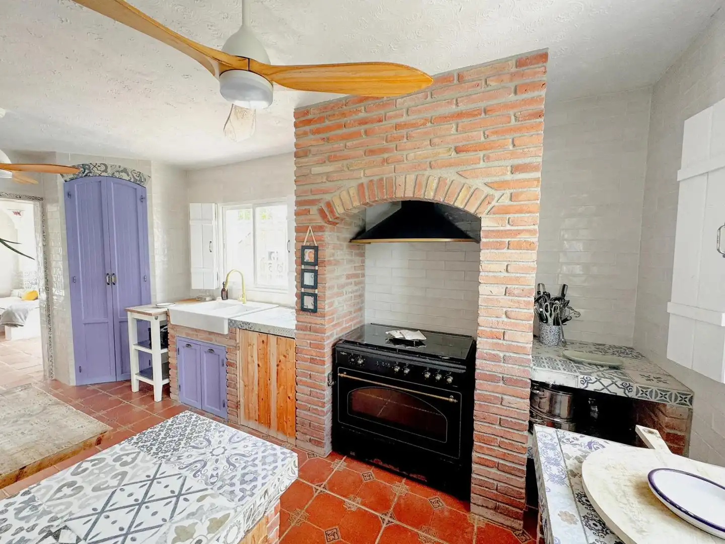 Cocina de Casa o chalet en venta en Nerja con Aire acondicionado, Jardín privado y Terraza