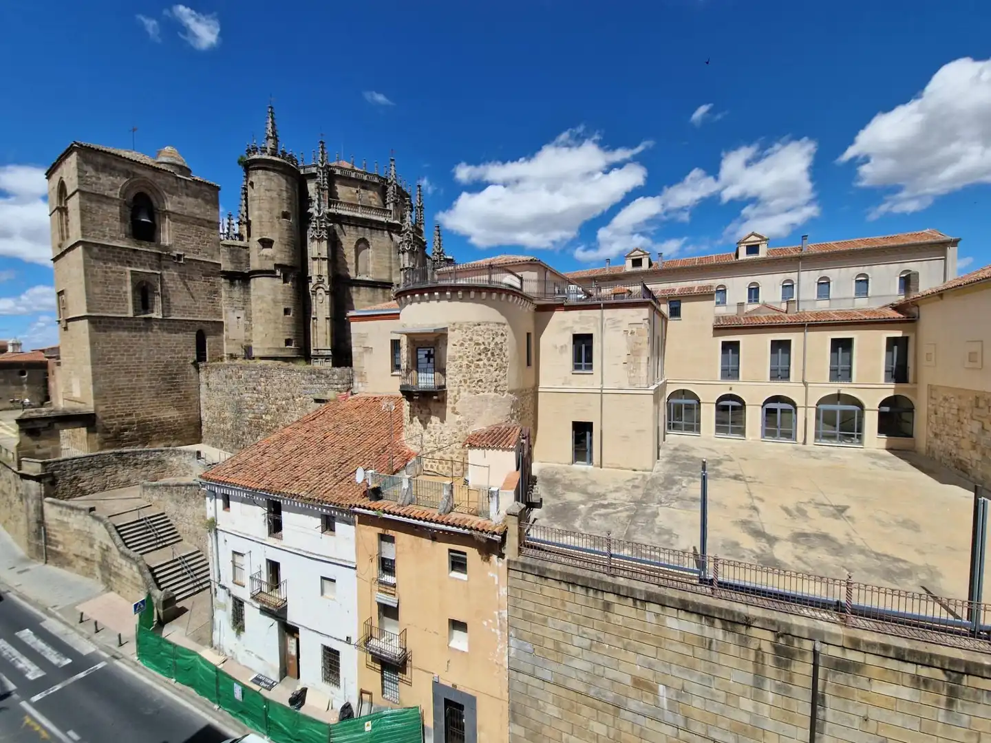Vista exterior de Piso en venta en Plasencia con Aire acondicionado, Calefacción y Amueblado