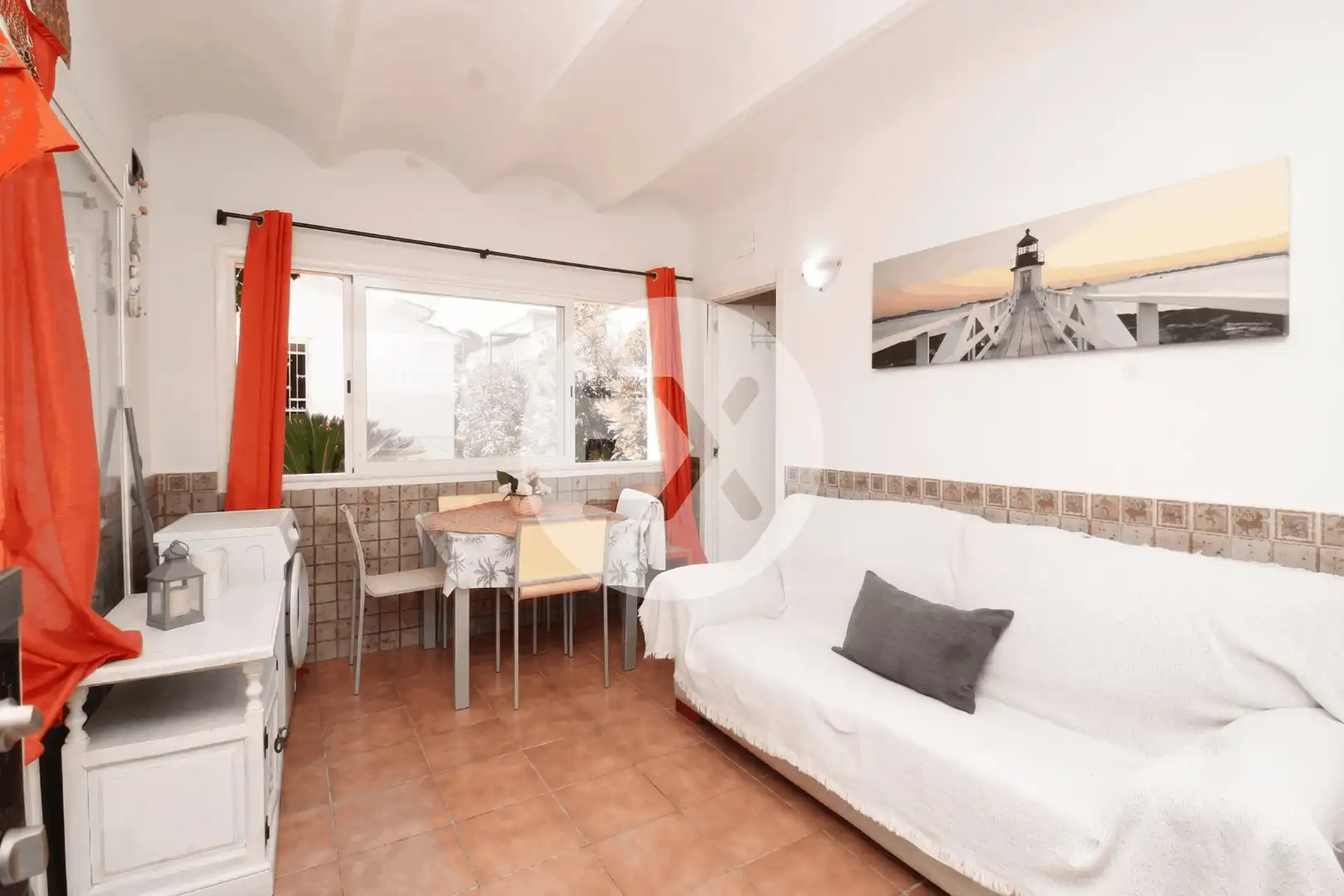 Sala d'estar de Casa o xalet en venda en Castelldefels amb Jardí privat