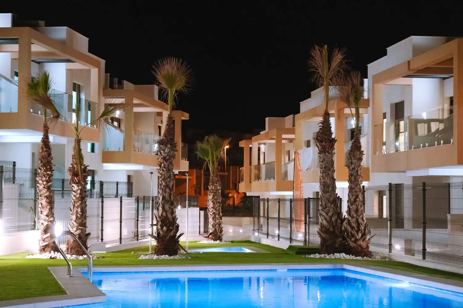 Vista exterior de Planta baja en venta en Orihuela con Piscina comunitaria