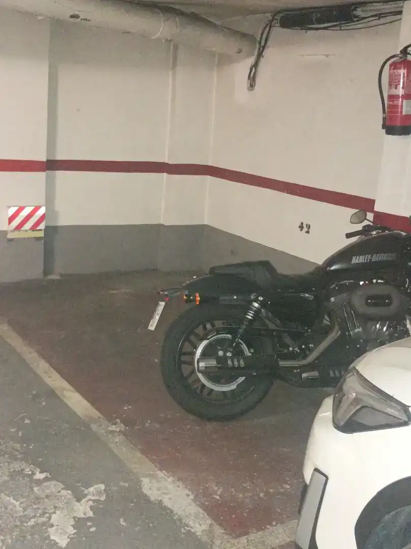 Parkplatz von Garage zur Miete in Valencia