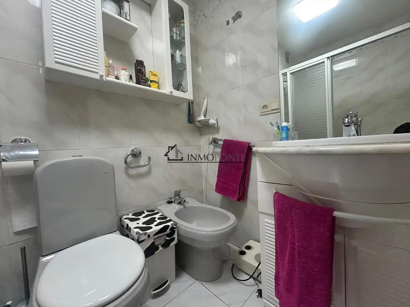 Bany de Apartament de lloguer en Poio amb Moblat