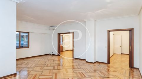 Photo 4 of Flat for rent in Casado del Alisal, Jerónimos, Madrid Capital