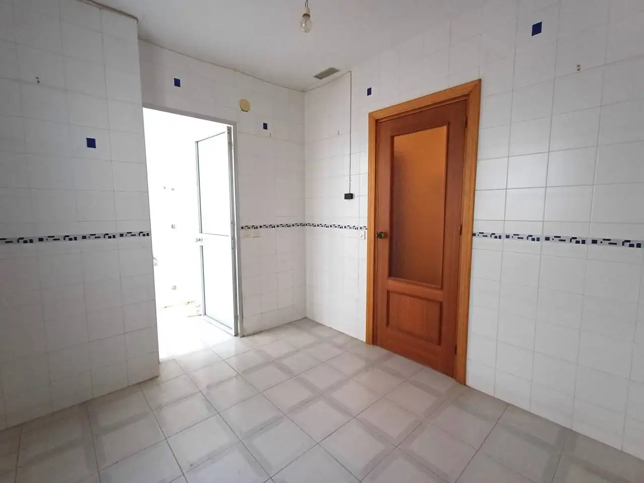 Baño de Piso en venta en Huelva con Aire acondicionado