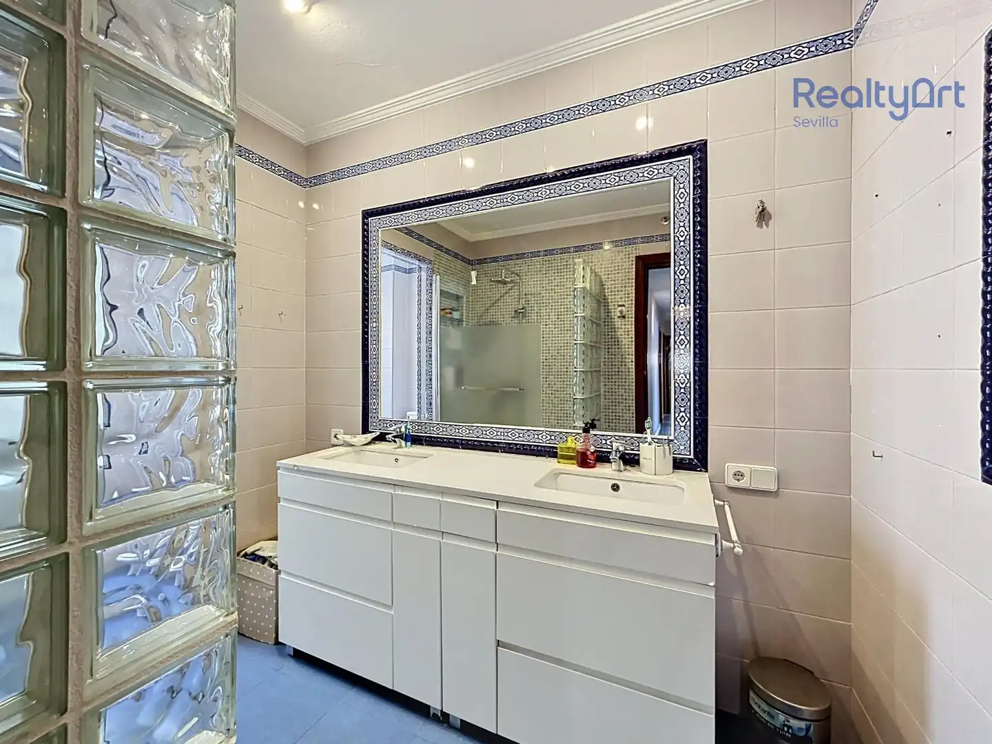 Baño de Piso en venta en Sevilla con Aire acondicionado, Parquet y Terraza