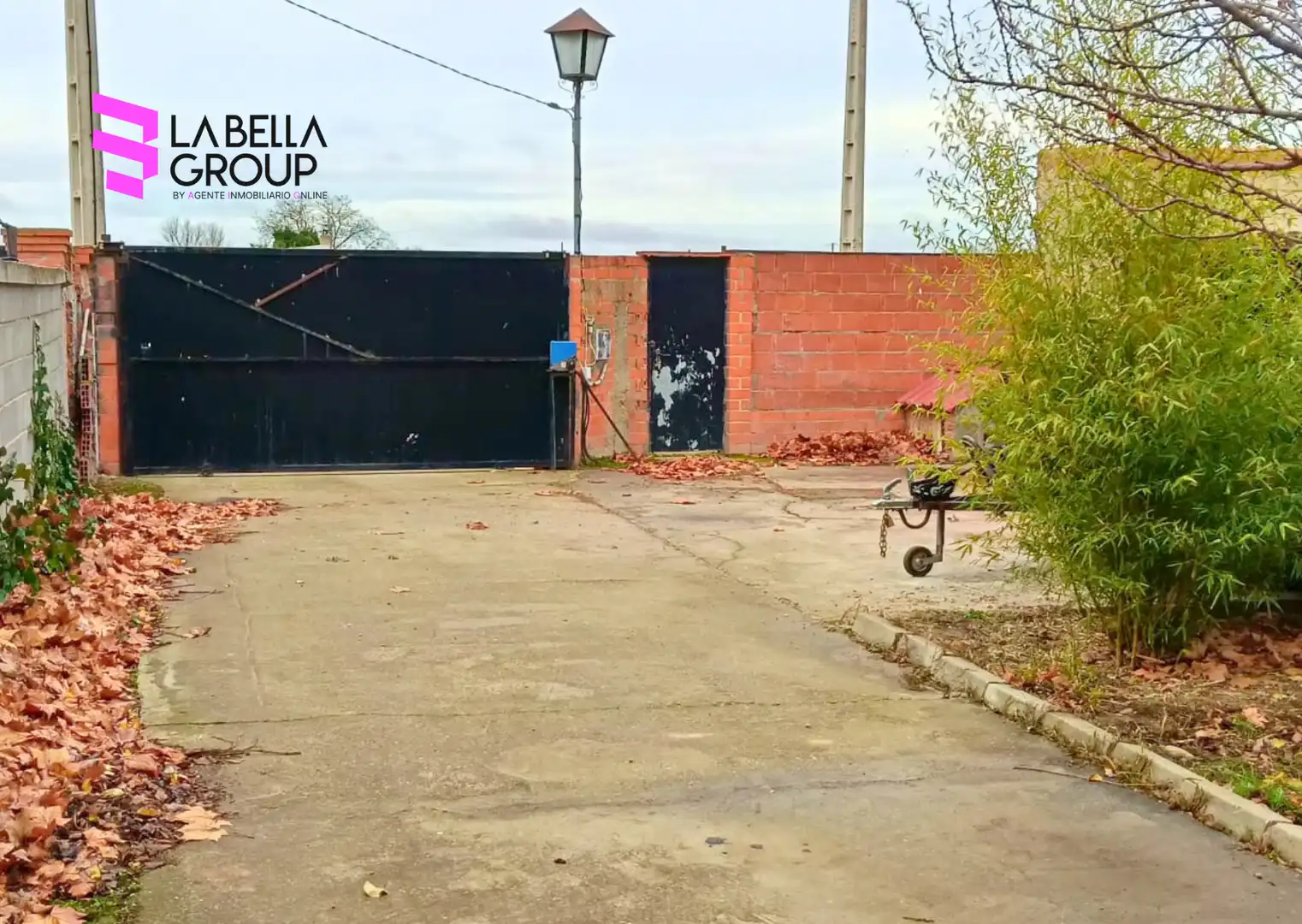 Parking de Casa o chalet en venta en Zamora Capital  con Calefacción, Jardín privado y Parquet