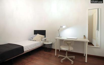 Bedroom of Flat to share in  Barcelona Capital  with Air Conditioner and Terrace