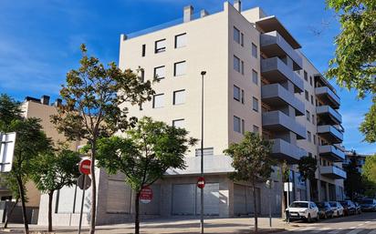 Vista exterior de Local en venda en Sant Boi de Llobregat amb Terrassa