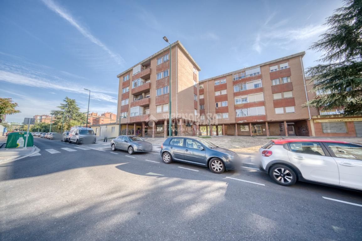 Vista exterior de Piso en venta en Valladolid Capital con Calefacción y Balcón