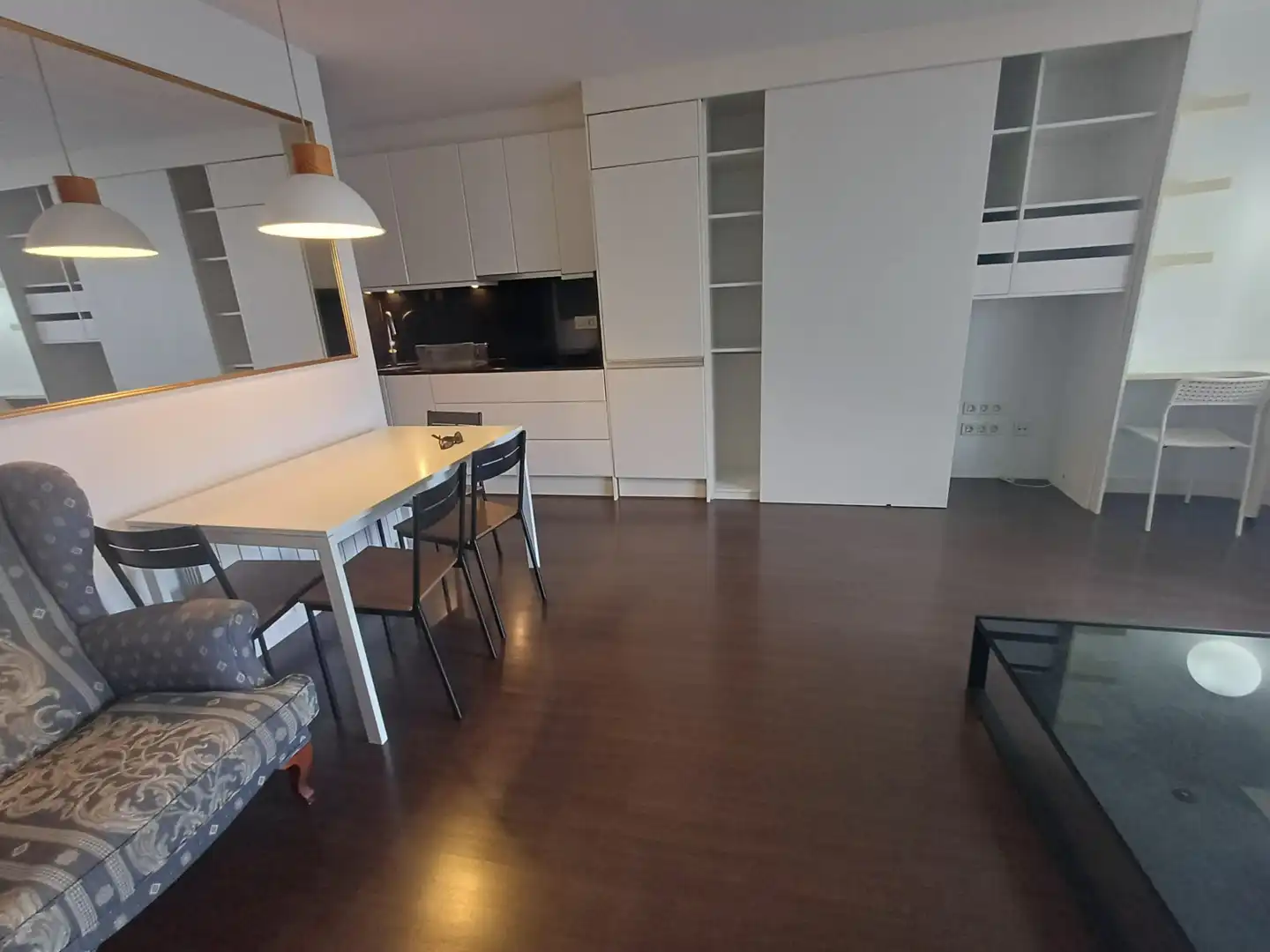 Living room of Flat for rent in Barcelona  with Heating, Parquet flooring and Furnished