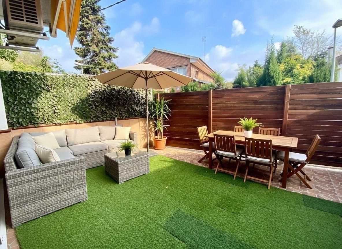 Terrassa de Casa adosada en venda en Alella amb Aire condicionat, Calefacció i Jardí privat