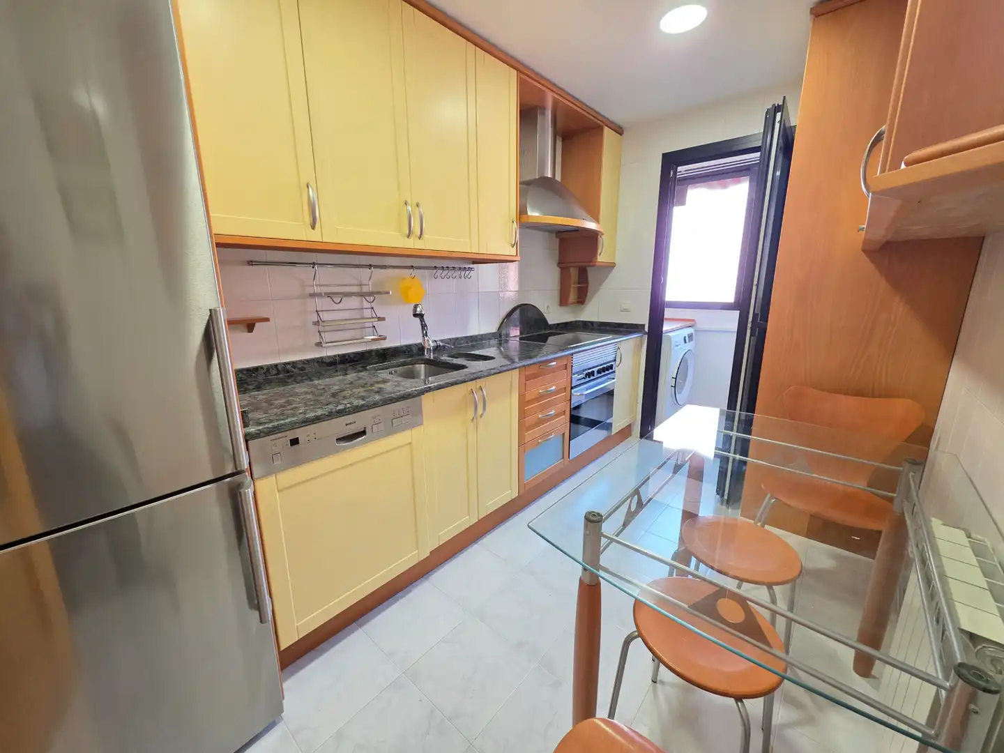 Cuina de Pis de lloguer en Madrid amb Aire condicionat, Calefacció i Parquet