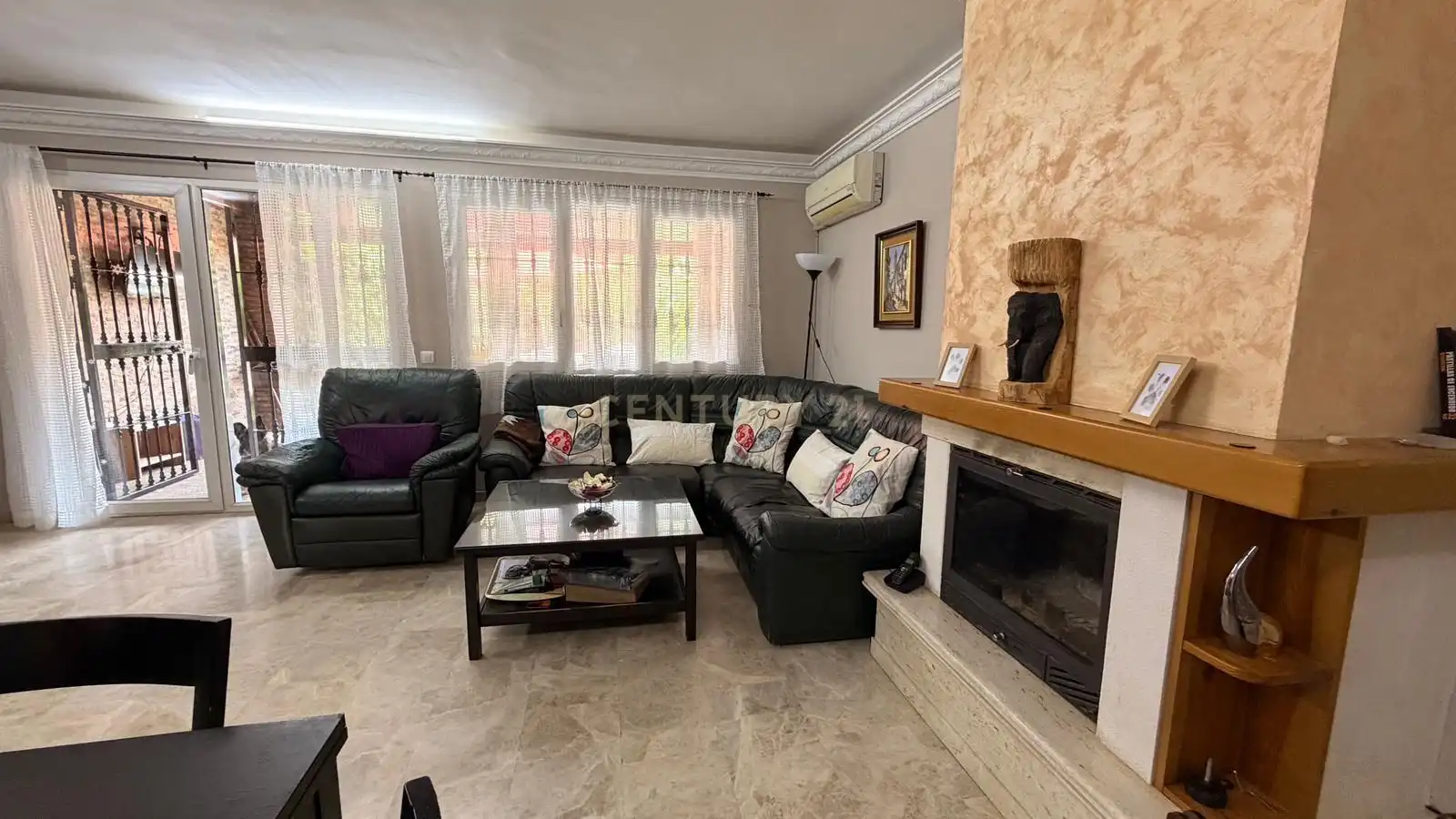 Living room of Detached homes for sale in Málaga  with Air Conditioner, Storage room and Swimming Pool