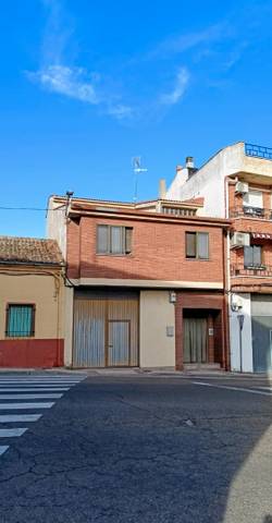 Casa-chalet en Venta en Calle Hoyos en Íscar